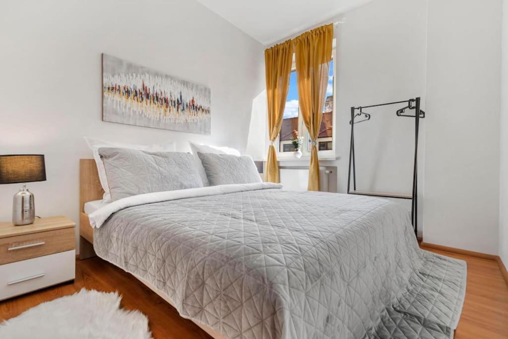 Exclusive Apartment In Centre Bratislava Bagian luar foto
