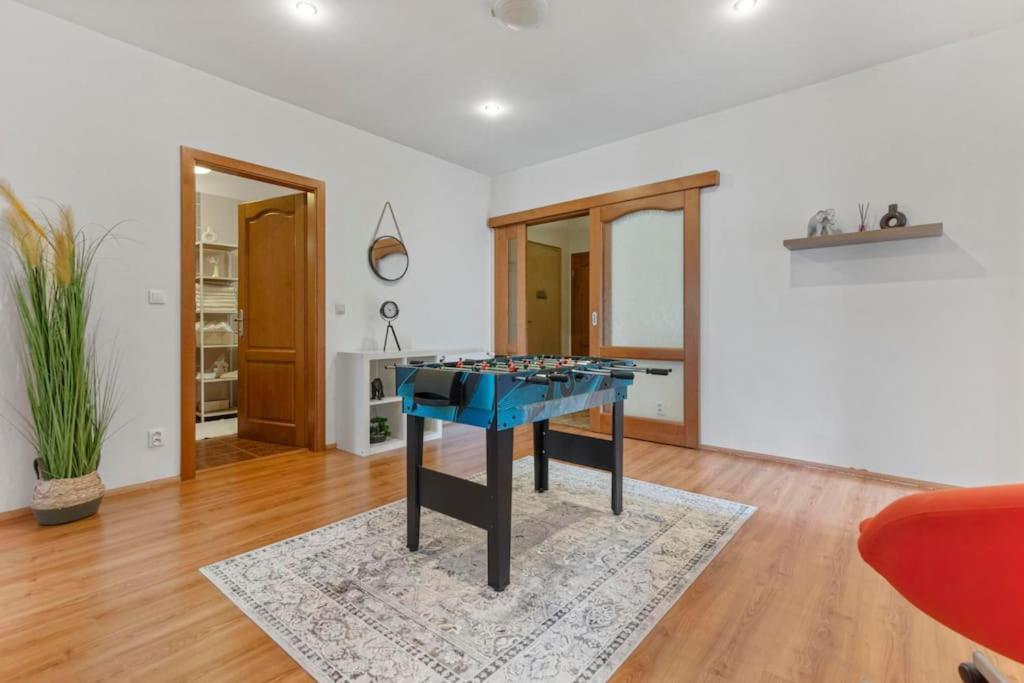 Exclusive Apartment In Centre Bratislava Bagian luar foto