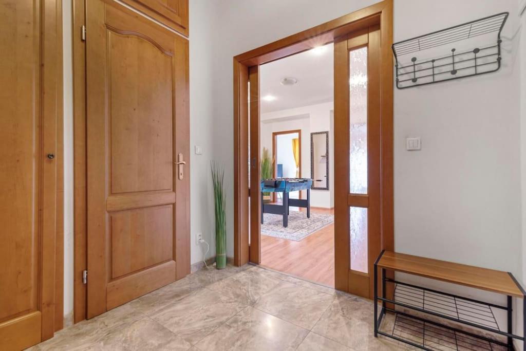 Exclusive Apartment In Centre Bratislava Bagian luar foto